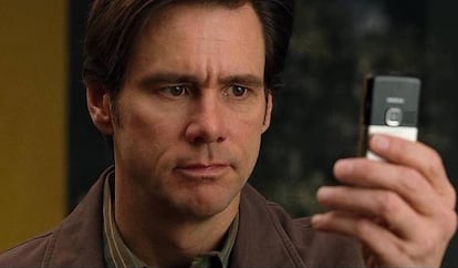 En 'Di que sí' (2008), Jim Carrey se convierte en un hombre incapaz de decir que no. Algo parecido a lo que hacemos todos cuando aceptamos, a ciegas, toda la letra pequeña de las aplicaciones de nuestro móvil.