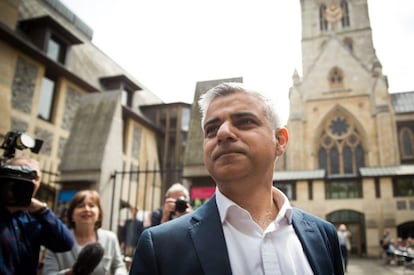 Sadiq Khan, al finalizar el evento en el que ha asumido su cargo de alcalde. 