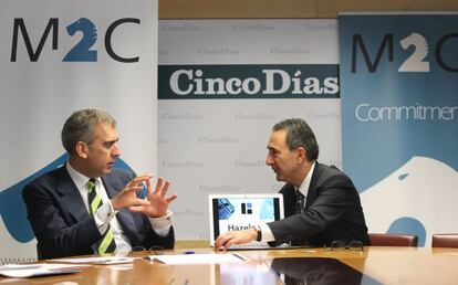 Javier de Miguel, socio de M2C, junto con Paul Salazar, vicepresidente de ventas y operaciones de Hazelcast.