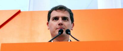 El líder de Ciudadanos, Albert Rivera, durante la rueda de prensa en la sede de Ciudadanos, tras de la reunión del Comité Permanente de Ciudadanos.