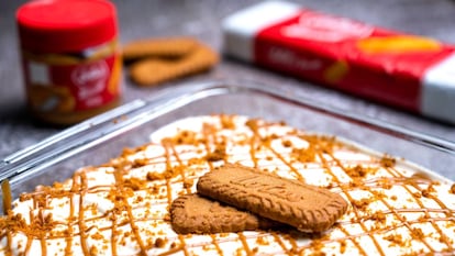 Tarta elaborada con galletas Lotus y crema Lotus Biscoff.