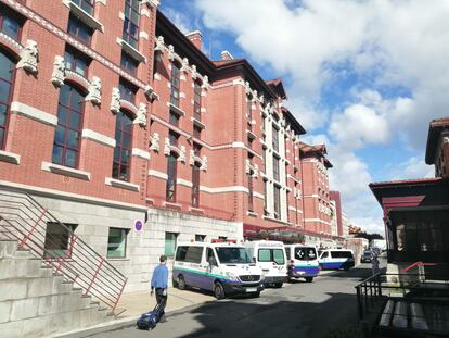 Imagen de uno de los accesos al hospital de Basurto, en Bilbao.