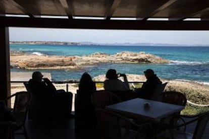 Terraza en Es Caló de San Agustí, en Formentera.