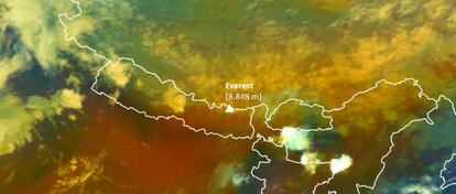 Diagnostico de masas de aire por satélite en el momento en el que Kilian Jornet alcanzó la cima del Everest. Se observa que no habia nubosidad en la zona.