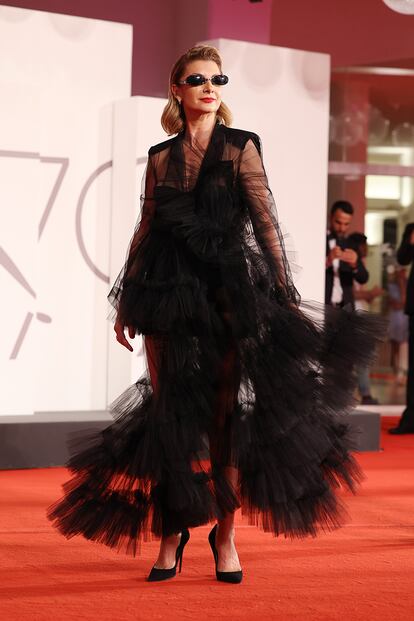 Najwa Nimri, con un vestido con transparencias de ACT N°1.