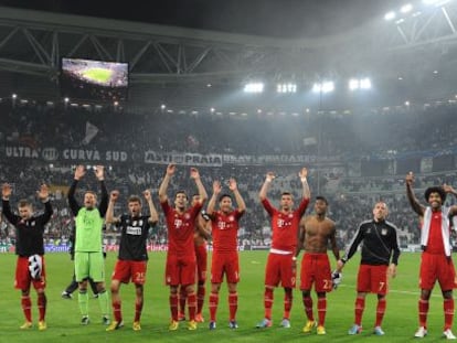 Los jugadores del Bayern celebran su clasificación para semifinales ante el Juventus. 