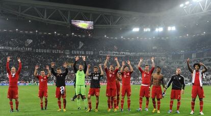 Los jugadores del Bayern celebran su clasificación para semifinales ante el Juventus. 