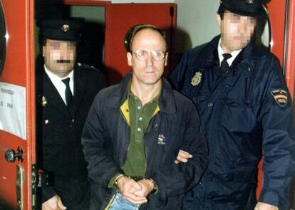El exetarra José Luis Álvarez en 1999 tras llegar a España desde una cárcel francesa.