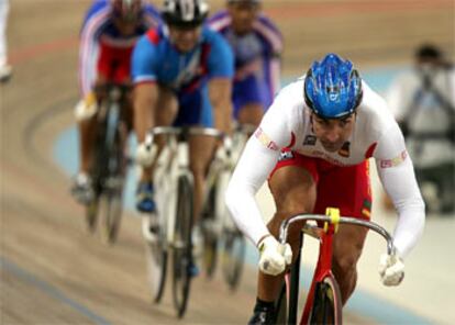 El ciclista español, en primer término, durante las rondas de clasificación.