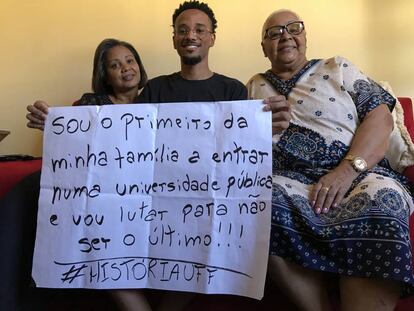 João com a mãe a avó.