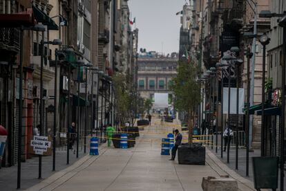 La calle Madero en el centro histórico de Ciudad de México, en abril.