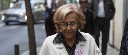 Carmena a su llegada al debate electoral organizado por EL PAÍS y cadena Ser.