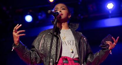 Imagen de Ms. Lauryn Hill durante un concierto.