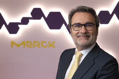 Nuevo director general de Merck en España. compañía en la que trabaja desde 2013  y donde ha asumido diversas cargos,  como el de responsable del negocio de neurología e inmunología en Europa y Canadá.