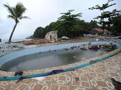 A área da piscina de uma casa em Carita (Indonésia), depois do tsunami do domingo, 23 de dezembro de 2018.