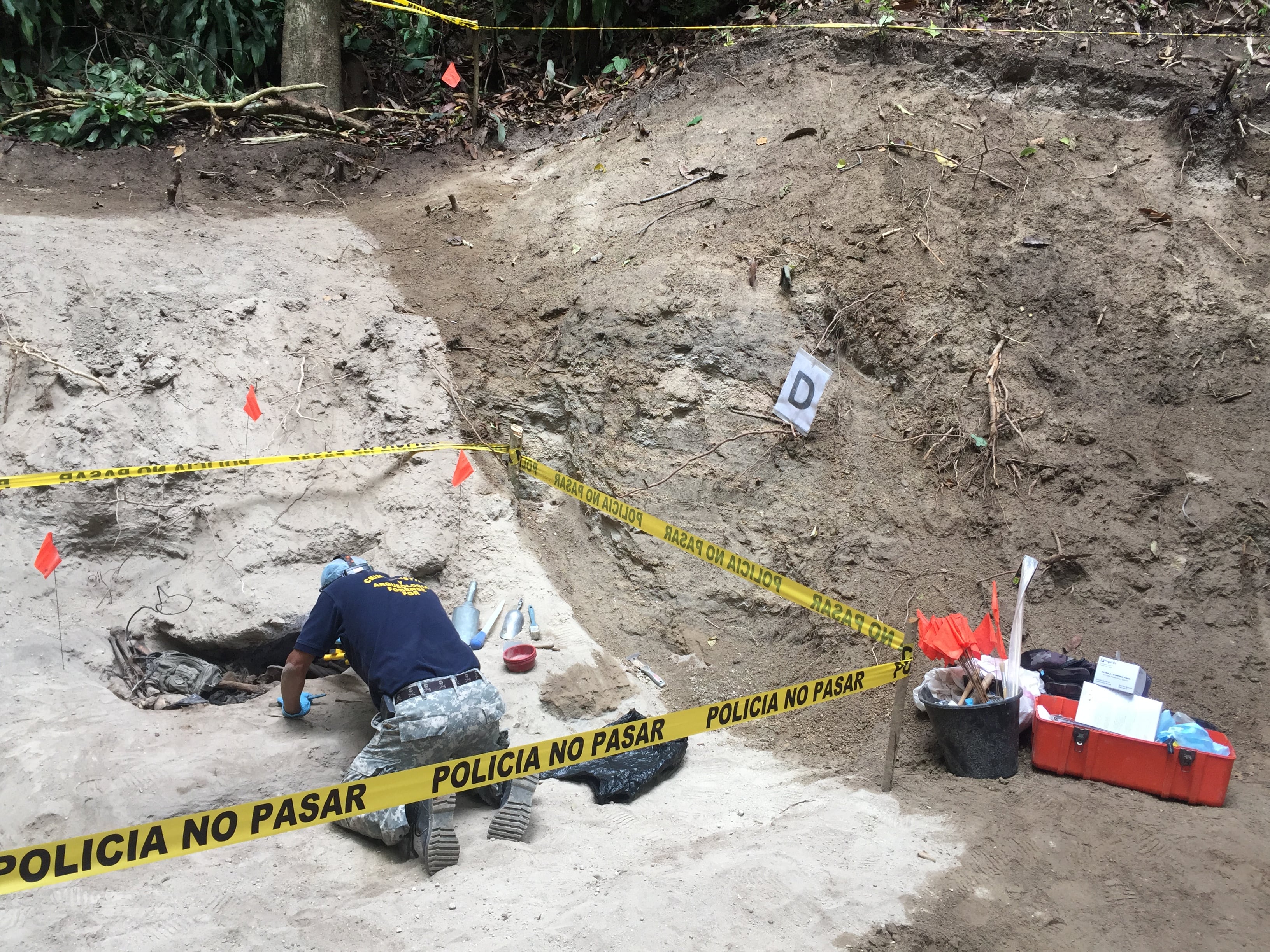 “Y nunca más volvió”: las madres que buscan a ciegas a los desaparecidos de El Salvador