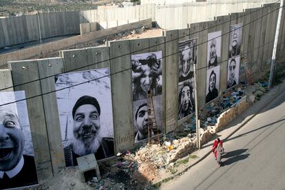 En 2007 JR realizó un proyecto en el que involucró a israelíes y palestinos y lo tituló 'Face to face'