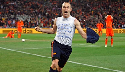 Andrés Iniesta celebra su gol a Holanda en la final del Mundial de Sudáfrica de 2010.