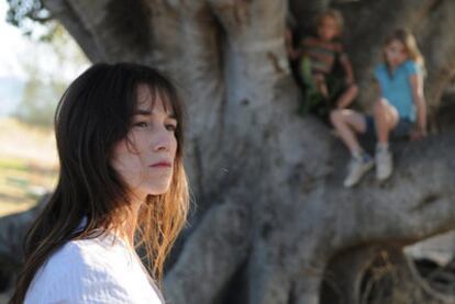 Charlotte Gainsbourg, en un momento de <i>El árbol.</i>