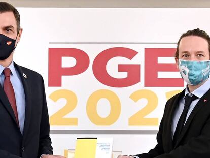 El presidente del Gobierno, Pedro Sánchez (izquierda), y el vicepresidente tercero, Pablo Iglesias, ayer.