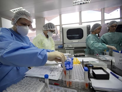 Laboratório da Fiocruz, que testa a cloroquina para tratar coronavírus: ainda não é possível atestar a eficácia do medicamento.