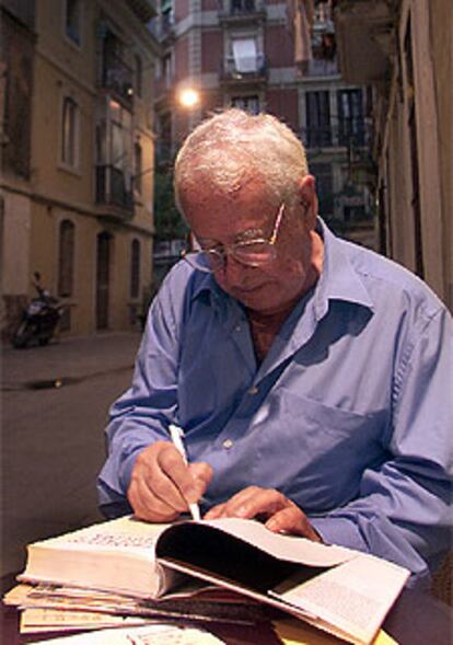 Francisco González Ledesma obtuvo el Premio Dashiell Hammett de la Semana Negra de Gijón en 2003.