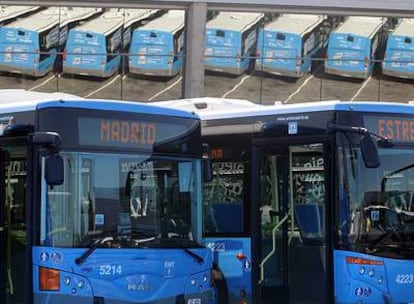 Algunos de los 210 autobuses nuevos de gasoil presentados por por Gallardón.
