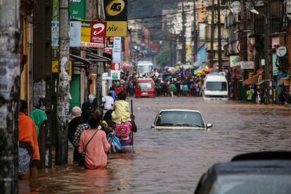 Una calle de Antananarivo, capital de Madagascar, tras la inundación provocada por fuertes lluvias, el pasado miércoles.