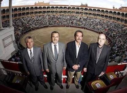 De izquierda a derecha, Trinidad López-Pastor, Manuel Muñoz, César Gómez y Julio Martínez en el palco presidencial de Las Ventas.