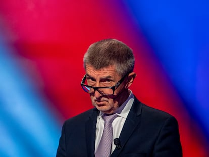 El primer ministro de la República Checa y líder del movimiento ANO, Andrej Babis, durante un debate electoral, en el plató de la televisión Checa, en Praga, el pasado 6 de octubre.