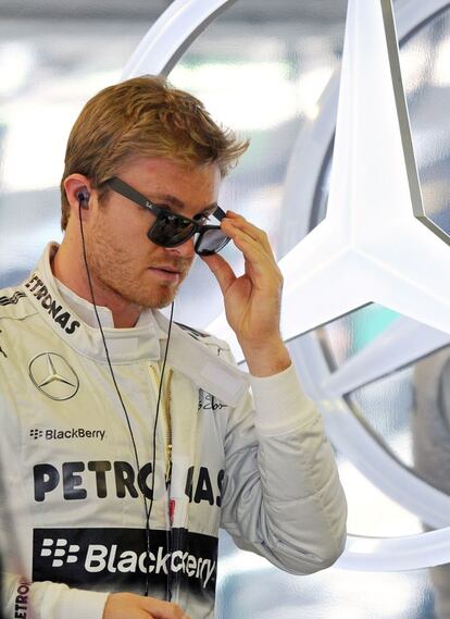 El corredor alemán de Mercedes Nico Rosberg a su llegada a boxer.