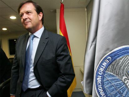 Alberto Saiz, director del CNI, en la conferencia de prensa que protagonizó en julio de 2007.