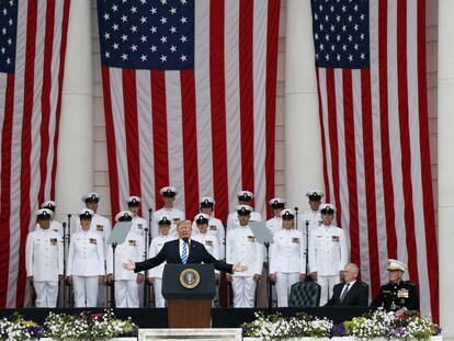 El presidente Donald Trump durante el 'Memorial Day', en Arlington.