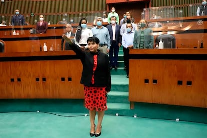 Sandra Luz Valdovinos rindió protesta ante el Pleno del Congreso de Guerrero al cargo de Fiscal General del Estado.