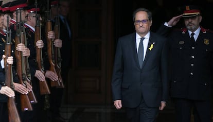 El presidente de la Generalitat, Quim Torra, a la salida del Parlament.