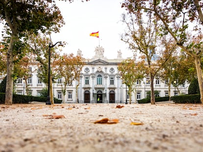 Sede del Tribunal Supremo en la plaza de la Villa de París, Madrid.