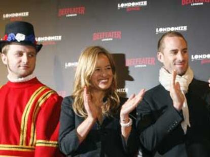 Jade Jagger y Joseph Fiennes aplauden al jinete Olindo Mongelluzzo, ganador de la London Cup.