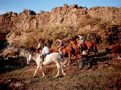 Ruta a caballo por el parque natural Fuentes Carrionas, en Palencia.