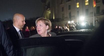 Merkel abandona este viernes de madrugada las negociaciones.