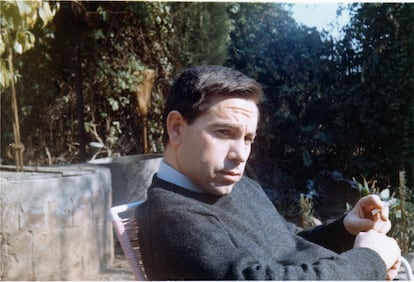 El escritor almeriense Agustín Gómez Arcos en 1964.