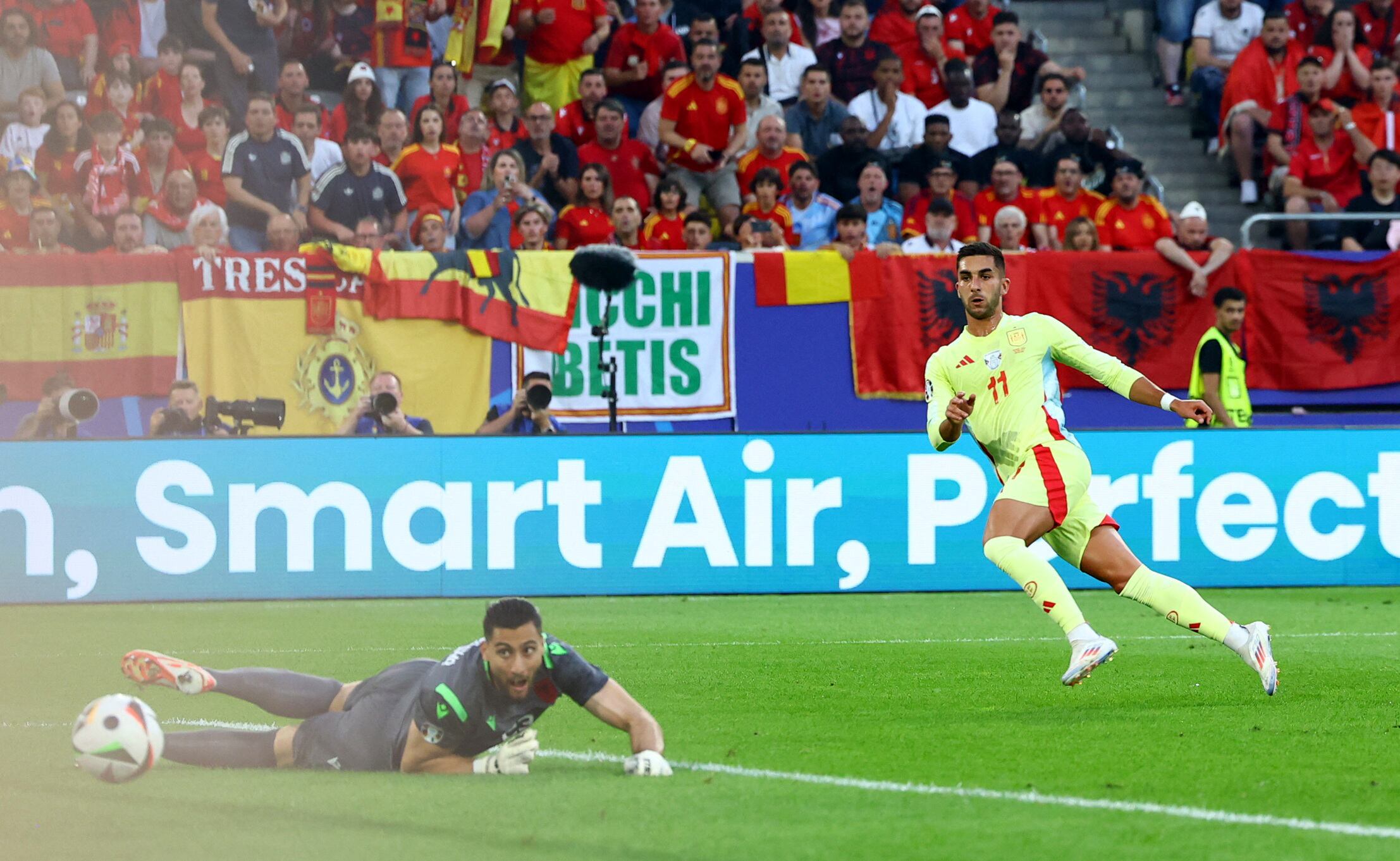 Ferran Torres abre el marcador para la selección de Luis de la Fuente.