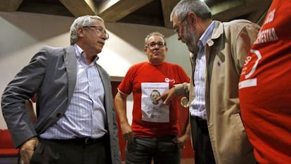 Ignacio Fernández y Cándido Méndez, antes del inicio del acto de la Plataforma en Defensa del Estado de Bienestar