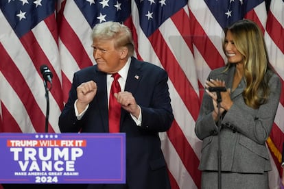 Trump celebra los resultados electoreles en su cuartel general de Palm Beach. 