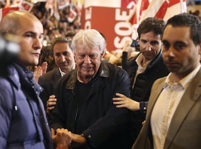 Felipe González, expresidente del Gobierno, llega al acto celebrado en Madrid.