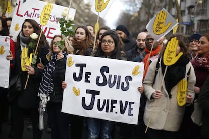 Manifestación contra el antisemitismo el pasado marzo en París