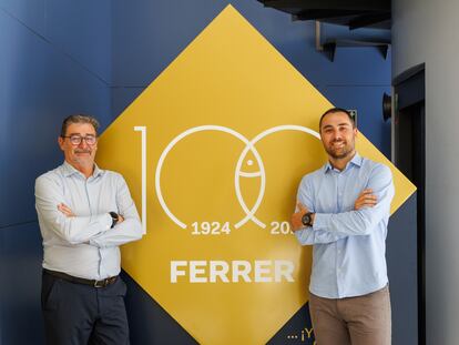 Julià Ferrer, presidente del grupo Ferrer (izquierda) junto a su hijo Juli, director general. 