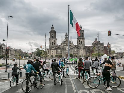 13 de Mayo 2021 - Un recorrido de bicicleta en la colonia Centro Hist—rico en el Zocalo de la Ciudad de Mexico, Mexico.
Foto de Meghan Dhaliwal