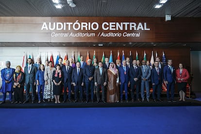 Los ministros de Turismo del G-20 reunidos en Belém, en la Amazonia brasileña, posan este sábado en una imagen difundida por el Gobierno de Brasil.