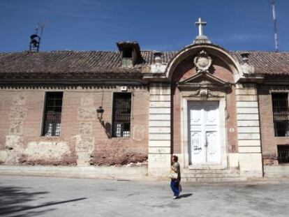 Ruinas del Hospital Municipal de San Carlos en Aranjuez.