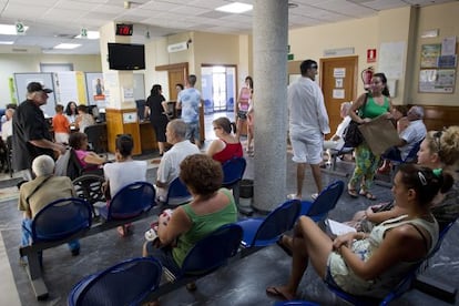 La sala de espera de un centro de salud malague&ntilde;o el pasado 2 de agosto.
